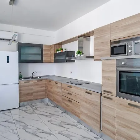 4 Bedroom 3 Bath Paceville Flat Apartament *