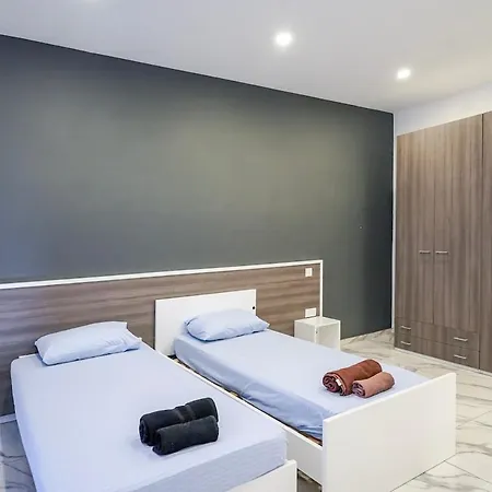 4 Bedroom 3 Bath Paceville Flat Apartament