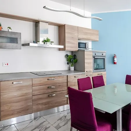 4 Bedroom 3 Bath Paceville Flat * Is-Swieqi