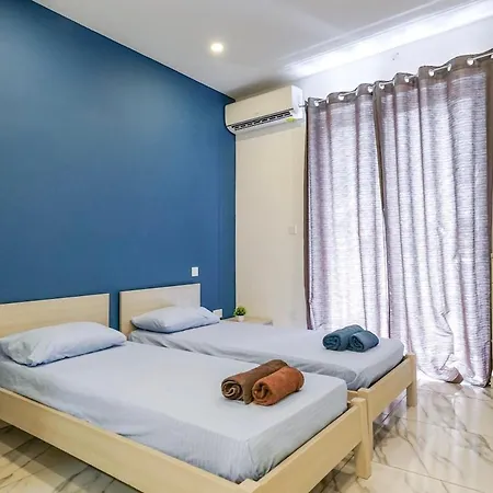 4 Bedroom 3 Bath Paceville Flat Apartament Is-Swieqi